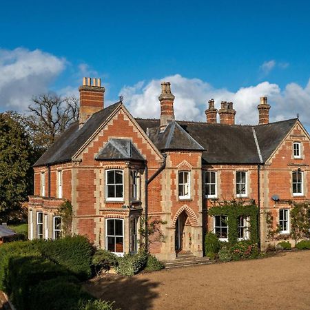 Saham Grove Hall By Group Retreats Bradenham  Экстерьер фото