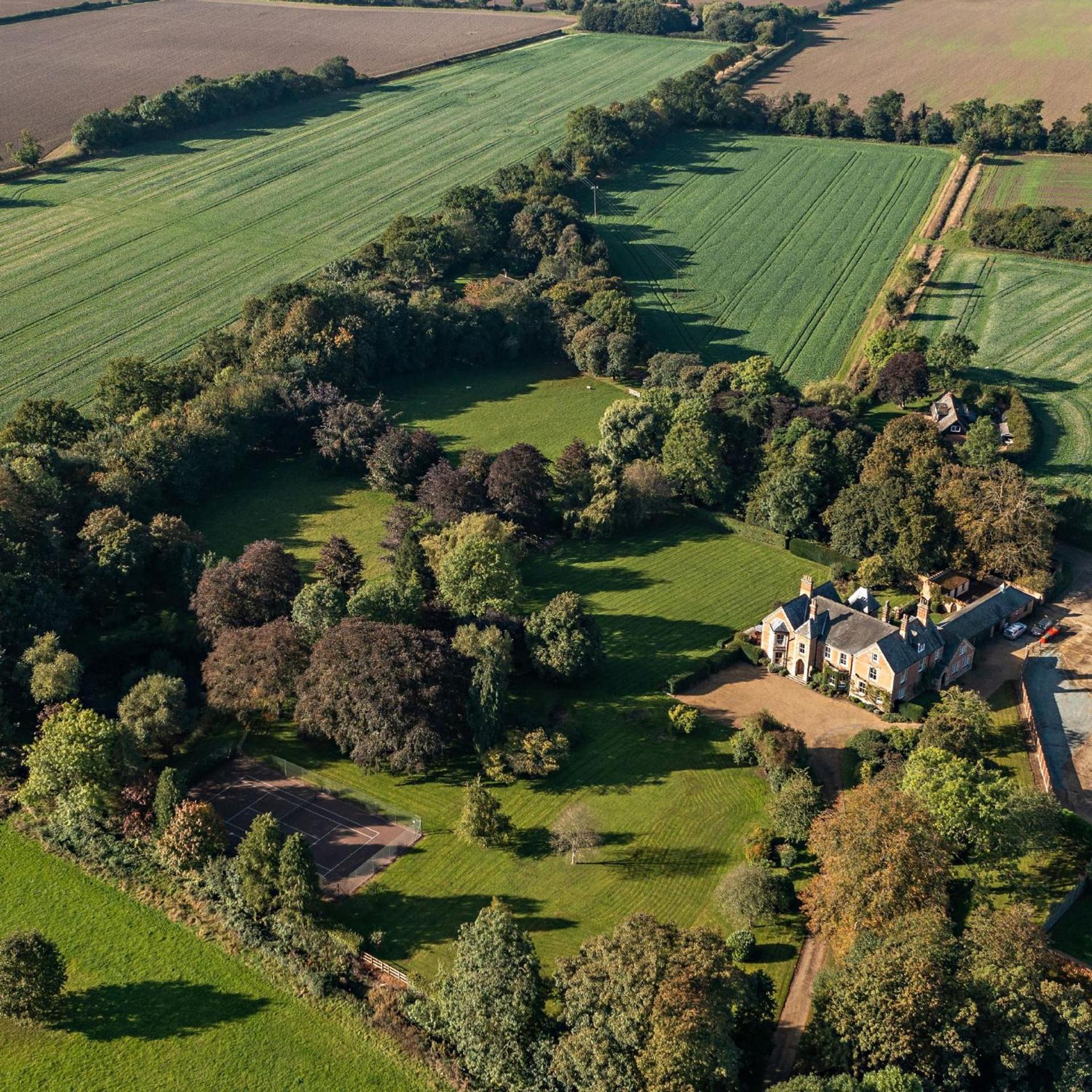 Saham Grove Hall By Group Retreats Bradenham  Экстерьер фото